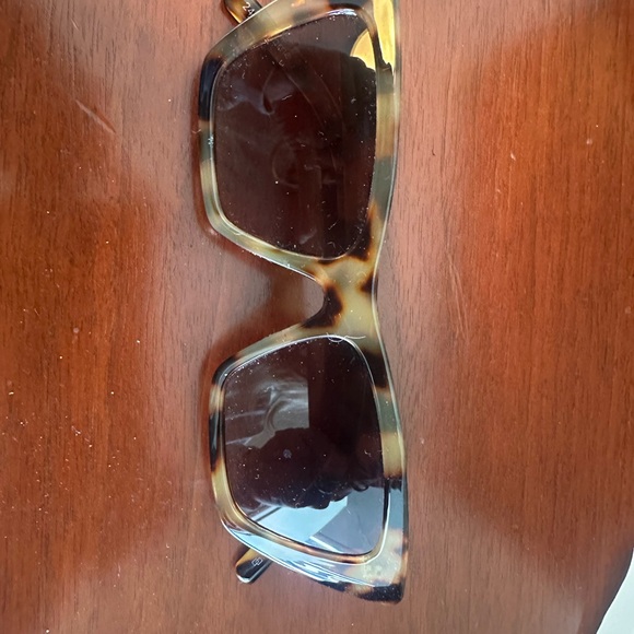 Sunglass bundle - Picture 3 of 5